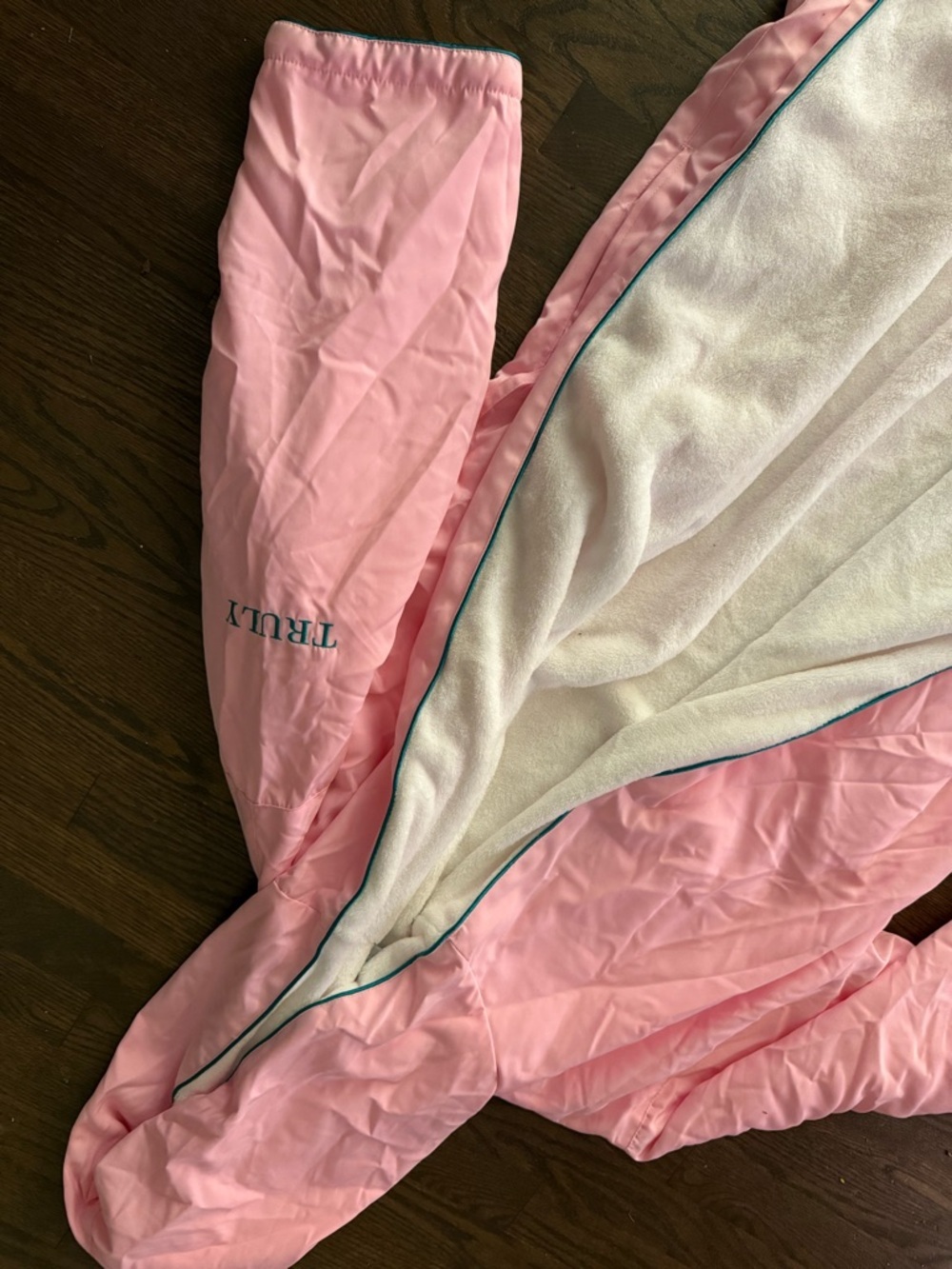 Truly Pink & White Robe - Picture 4 of 4
